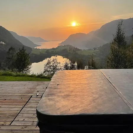 Sunny With Fjord Views In Redal Naustdal i Sunnfjord
