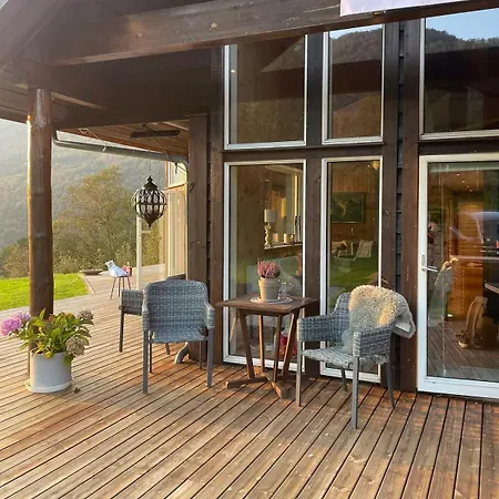 Sunny With Fjord Views In Redal Feriehus Naustdal i Sunnfjord